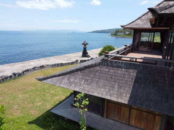 Fantastic Beach Front Eco - Estate in East of Bali