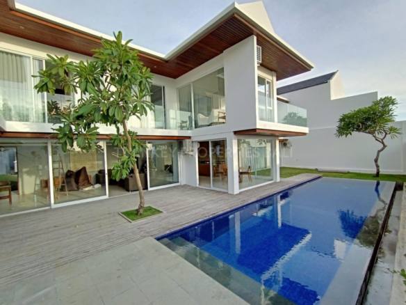 Beautiful 6 Bedroom Villa with Ocean View in Bukit!