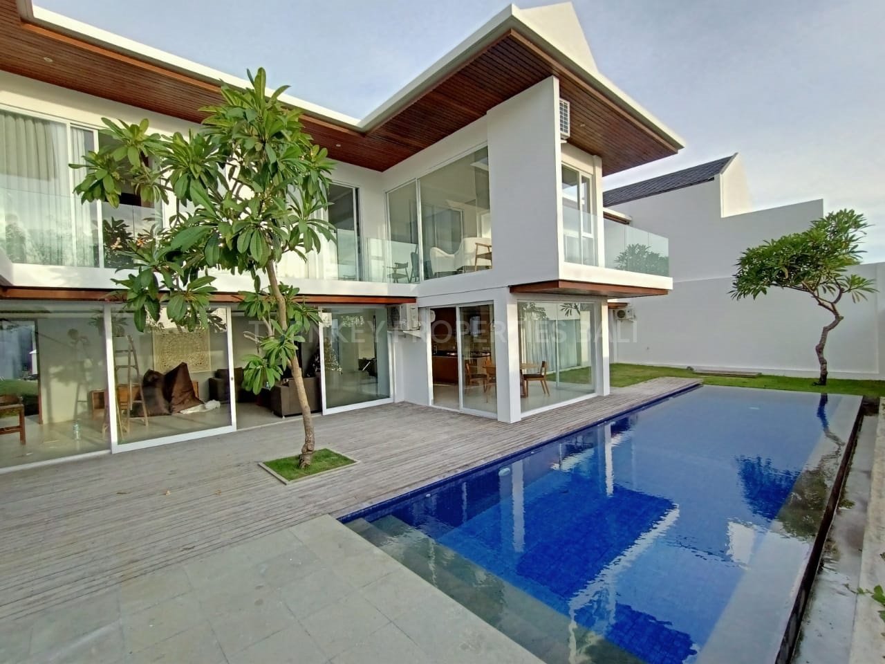 Beautiful 6 Bedroom Villa With Ocean View In Bukit! For Sale Id:45741 ...