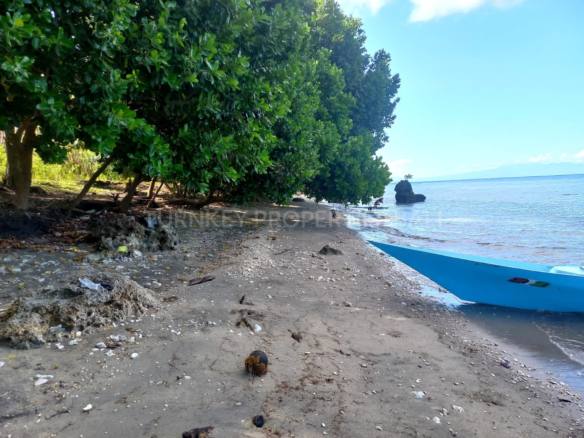 Amazing 2.5 Hectares Beach Front Land in Sumbawa