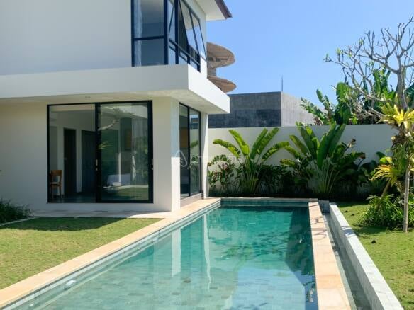 Stunning 3 Bedrooms Yearly Rentals Villa in North Canggu