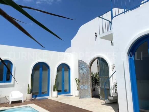 Gorgeous Villa Leasehold Santorini Style 6BR in Seminyak