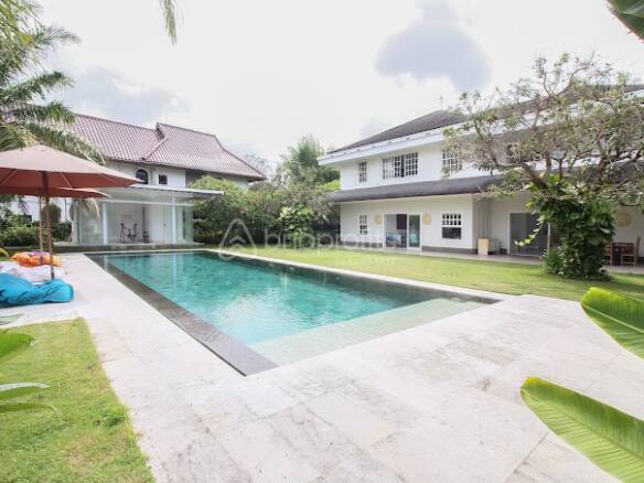 Enchanting 4 Bedrooms Bali Villa in Umalas: A Luxury Investment Opportunity in the Island Paradise