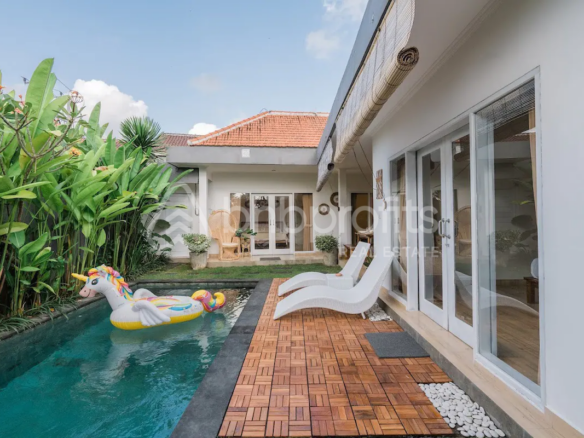 Stunning Villa Sale Yearly 3 Bedrooms in Batu Bolong - Canggu