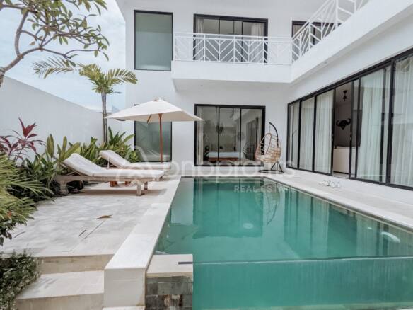 Charming Two Bedroom Villa in Canggu Area with Rooftop