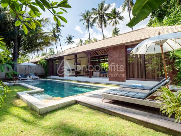 Unwind in North Bali: Freehold Villa with Beach Access