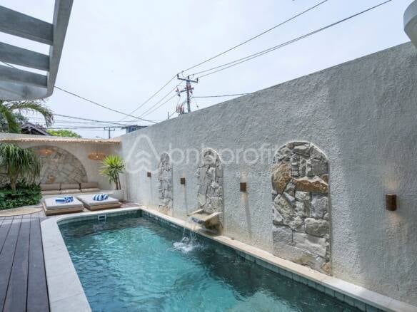 Prime Investment: Modern And Charming Villa For Sale Leasehold 3 Bedrooms In Heart Of Seminyak