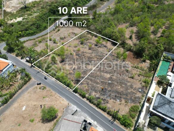 Investment Opportunity: Beautiful Land 10 Are Just Walking Distance to Cliff for Sale Freehold in Central of Ungasan