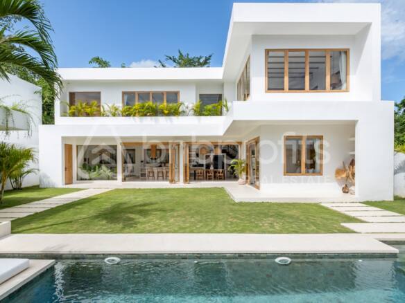 Bingin Paradise Furnished 3 BR Villa with 38-Year Leasehold Comfort