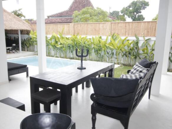 Stunning and Spacious Villa 3 Bedrooms for Yearly Rental in Umalas