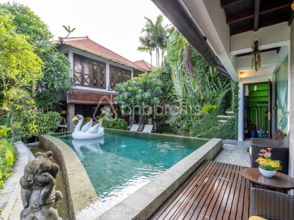 Invest in Bali's Beauty: 3-Bed Leasehold Villa in Seminyak Oasis