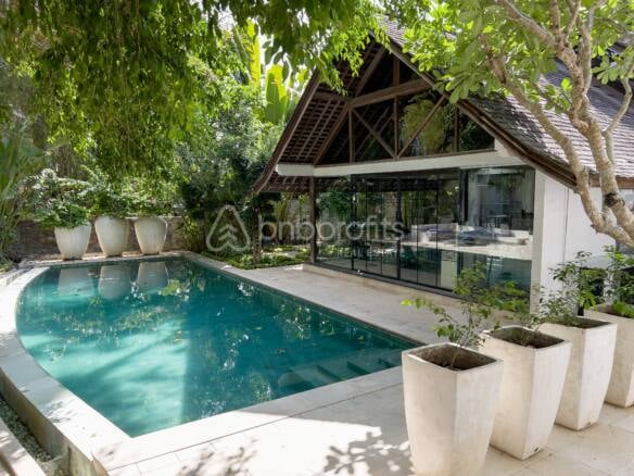 Serene Riverside Living, Exquisite 3 Unit Villa Complex in Umalas
