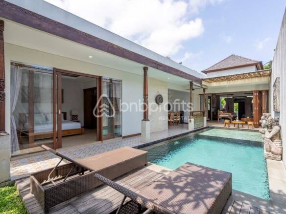 Sayan Enchantment 2-Bedroom Villa with Freehold Title