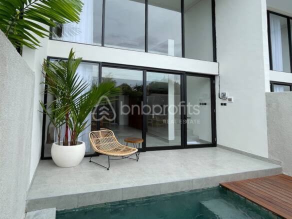 Canggu - Berawa Lifestyle at Your Doorstep: Chic One bed Yearly Rental Villa for the Discerning