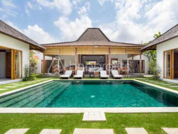 Bali Luxury Redefined: Exquisite Seminyak Leasehold  Villa with Joglo Elegance