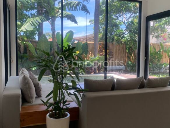 Ungasan Charm, Modern 2 Bedroom Villa with Enclosed Living – A Cozy Investment Gem