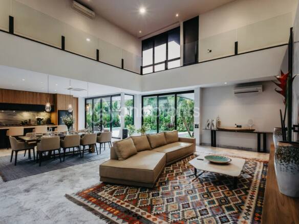 Modern Elegance in Bali: A 5 Bedroom Villa Masterpiece in Bumbak, Umalas