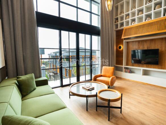 Urban Oasis: Luxurious Loft Apartment in Berawa with Premium Amenities