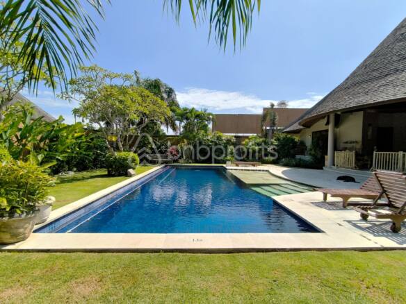Exclusive Freehold Villa Seminyak Retreat: Where Elegance Meets Investment Opportunity