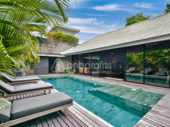 Exquisite 5 Bedroom Luxury Villa in Canggu, Prime Investment Opportunity