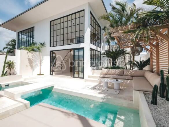 Bali Investment Gold: A Leasehold 3-Bed Villa with Promise of Luxe Living and Returns