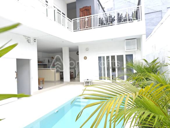 Stunning 3-Bedroom Villa for Sale Yearly in Berawa-Canggu: Tropical Elegance Meets Modern Luxury