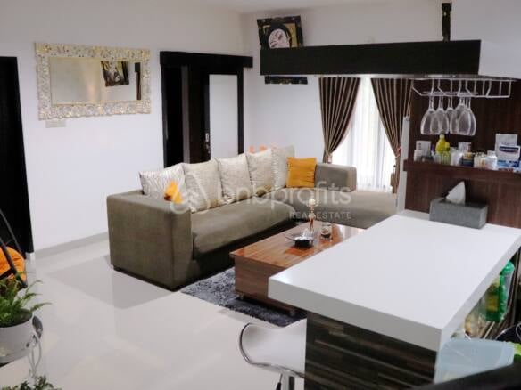 Charming 3-Bedroom Residence in Bukit - Nusa Dua: Prime Freehold Bali Real Estate