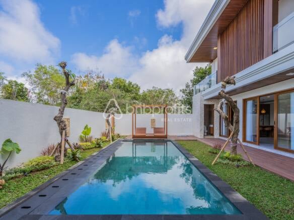 Luxury Living in Nusa Dua 4-Bedroom Completed Villa with Enclosed Living