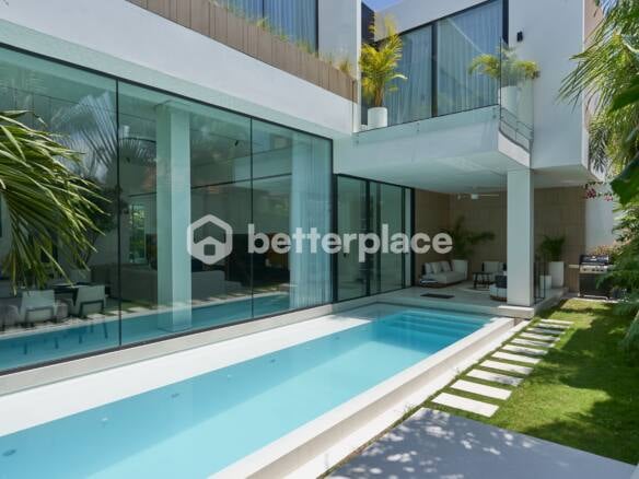 Modern Luxury Meets Smart Living, A Premier 3 Bedroom Villa in Berawa, Canggu