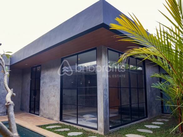 Discover Modern Comfort: Spacious 3-Bed Villa for Yearly Rental in Canggu - Berawa