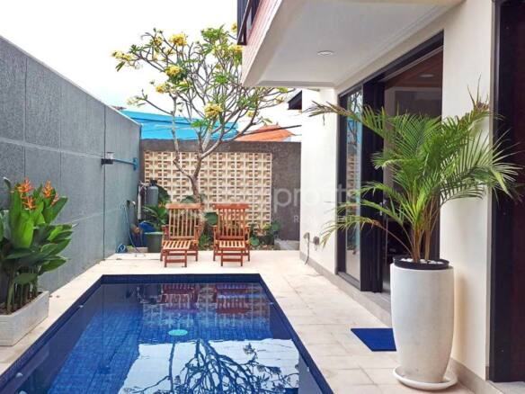 Affordable Luxury: Yearly Rental Gorgeous 3-Bed Villa in Canggu - Padonan