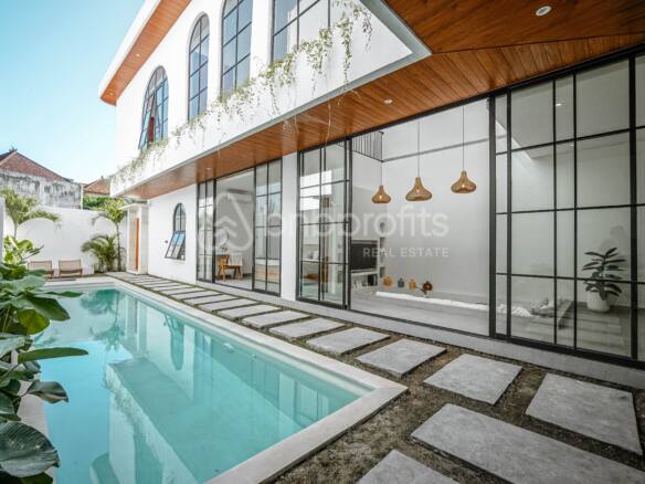 Spacious and Modern Living, 3 Bedroom Brand New Villa in Cepaka