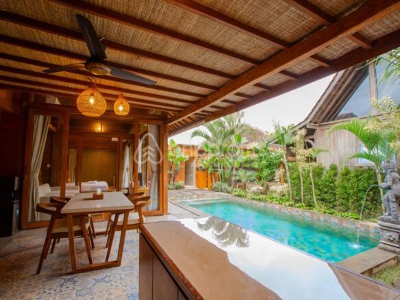 Bali Bliss Awaits: Own This Stunning Wooden Lodge Freehold 3-Bed Villa Near Soka Beach