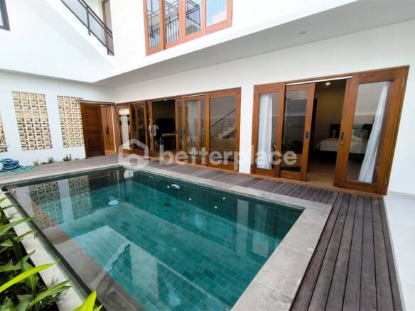 Move into Luxury: Spacious 3-Bedroom Villa for Yearly Rental Near Bali’s Famous Berawa Beach