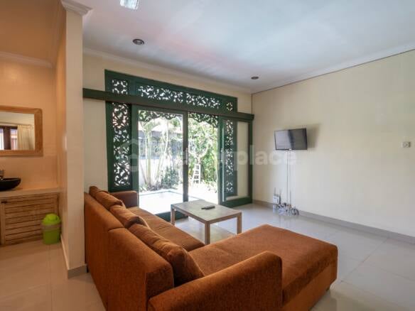 Explore Bali Property Listings – Yearly Rental Villa with Enclosed Living Area and Swimming Pool in Kerobokan Strategic Location