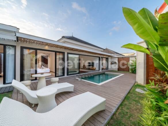 Stunning Leasehold Tropical Modern Villa in Kerobokan – Prime Location, Walking Distance to Cafes!