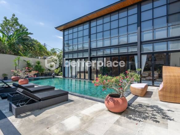 Luxurious 5-Bedroom Villa in Pererenan, Bali – Contemporary Design in Prime Location